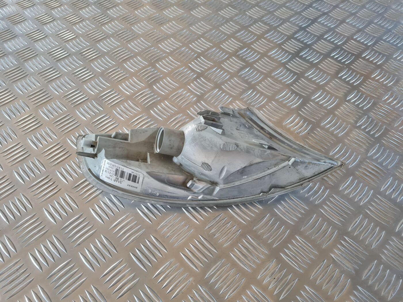 Pagrieziena signala lukturis priekš SAAB 9-5 1999 4 Pagrieziena signala lukturis priekš SAAB 9-5 1999