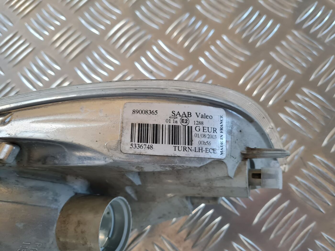 Pagrieziena signala lukturis priekš SAAB 9-5 1999 3 Pagrieziena signala lukturis priekš SAAB 9-5 1999