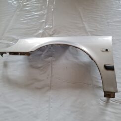 Priekšējais kreisais spārns priekš SAAB 9-5 1999