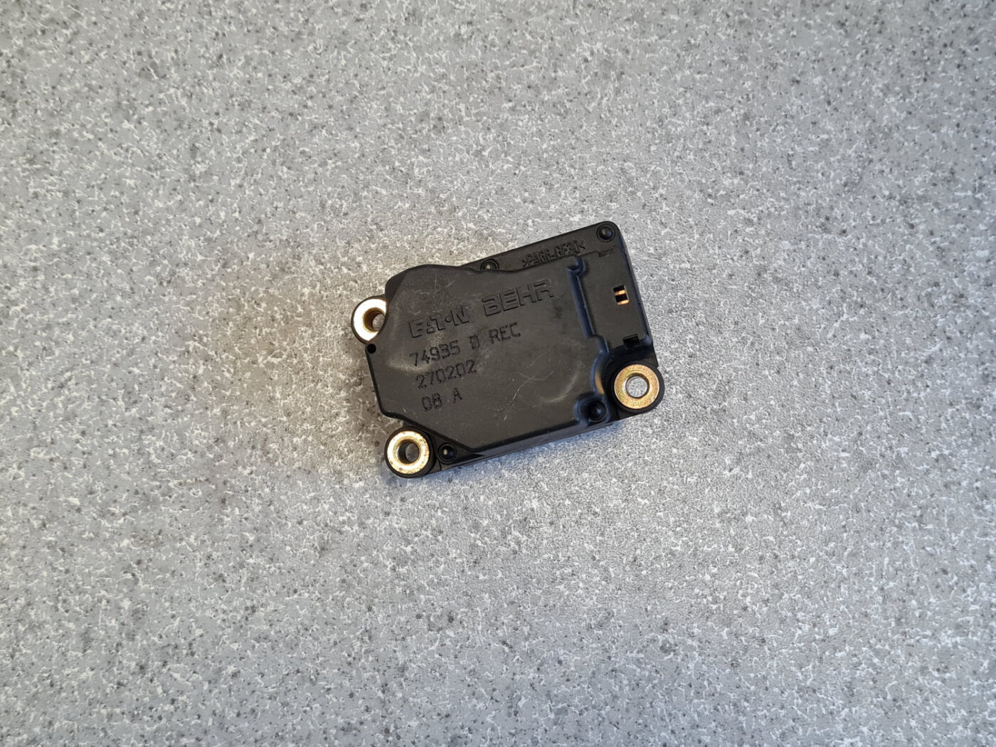 Apsildes sistēmas aktuators priekš VOLVO V70 2002 SILVER