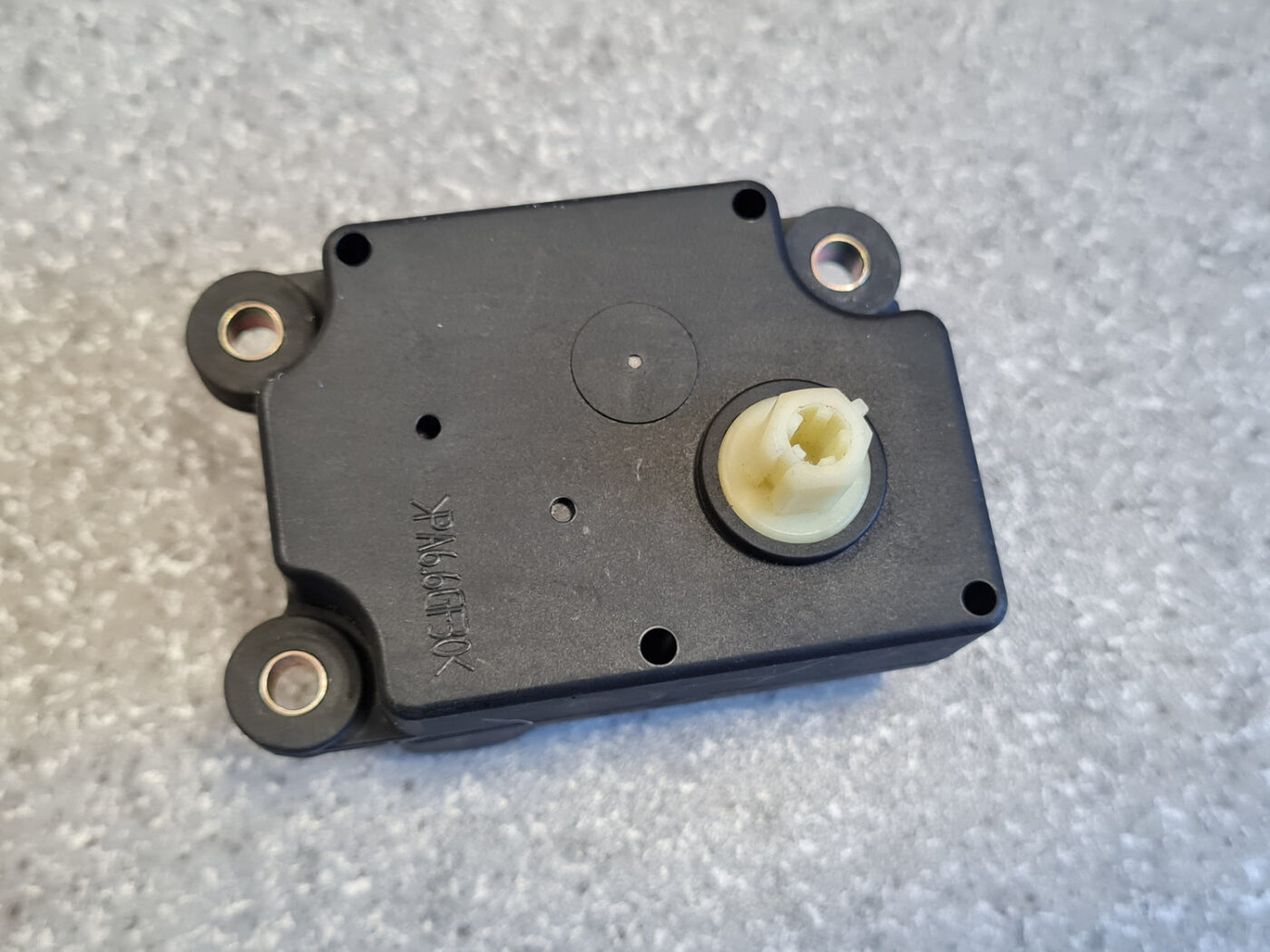 Apsildes sistēmas aktuators priekš VOLVO V70 2002 SILVER