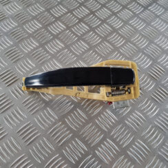 Priekšējāis labais durvju rokturis priekš SAAB 9-3 2009