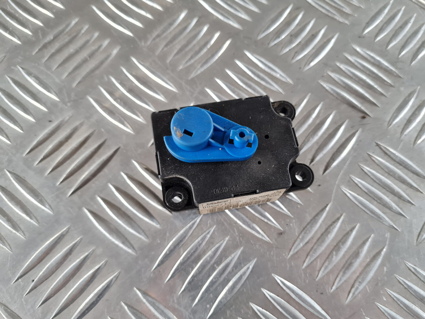 Apsildes sistēmas aktuators priekš SAAB 9-3 2009