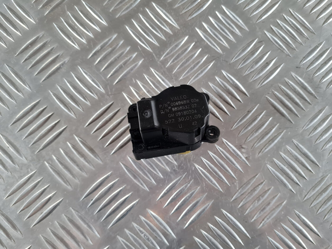 Apsildes sistēmas aktuators priekš SAAB 9-3 2009 1 Apsildes sistēmas aktuators priekš SAAB 9-3 2009