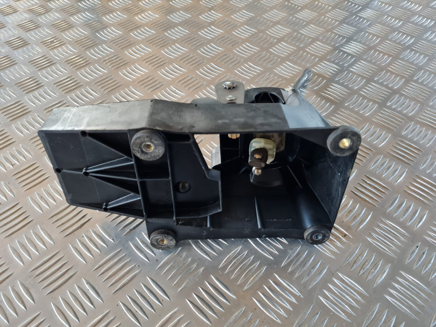 Ātrumu pārslēgšanas slēdzis priekš SAAB 9-3 2009 4 Ātrumu pārslēgšanas slēdzis priekš SAAB 9-3 2009