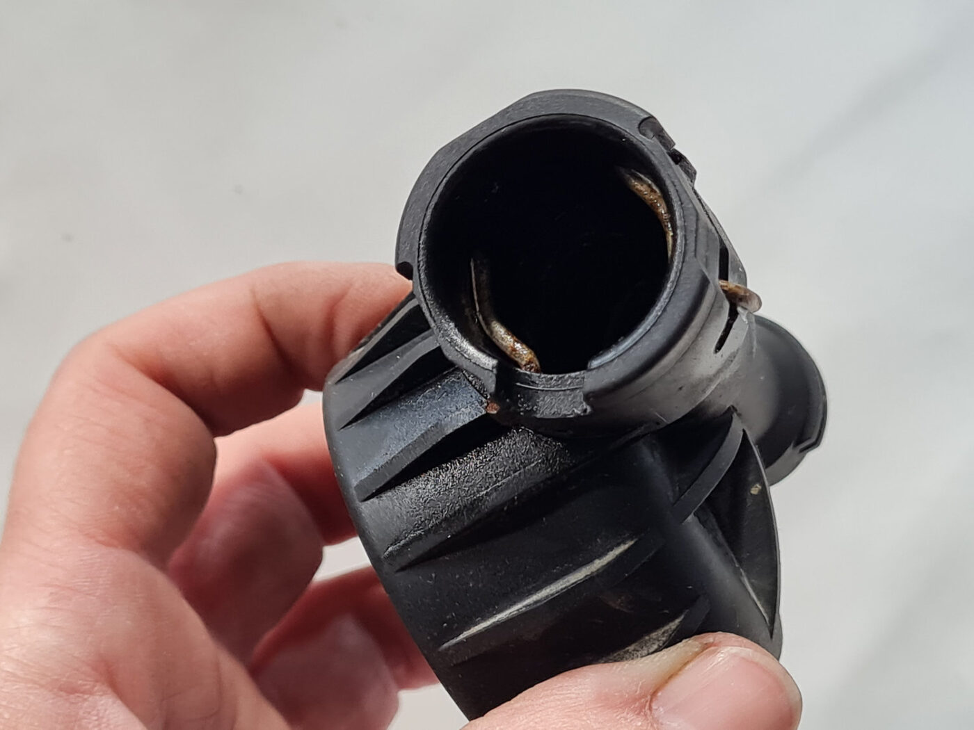 Sajūga galvenā cilindra caurule priekš SAAB 9-3 2009 4 Sajūga galvenā cilindra caurule priekš SAAB 9-3 2009