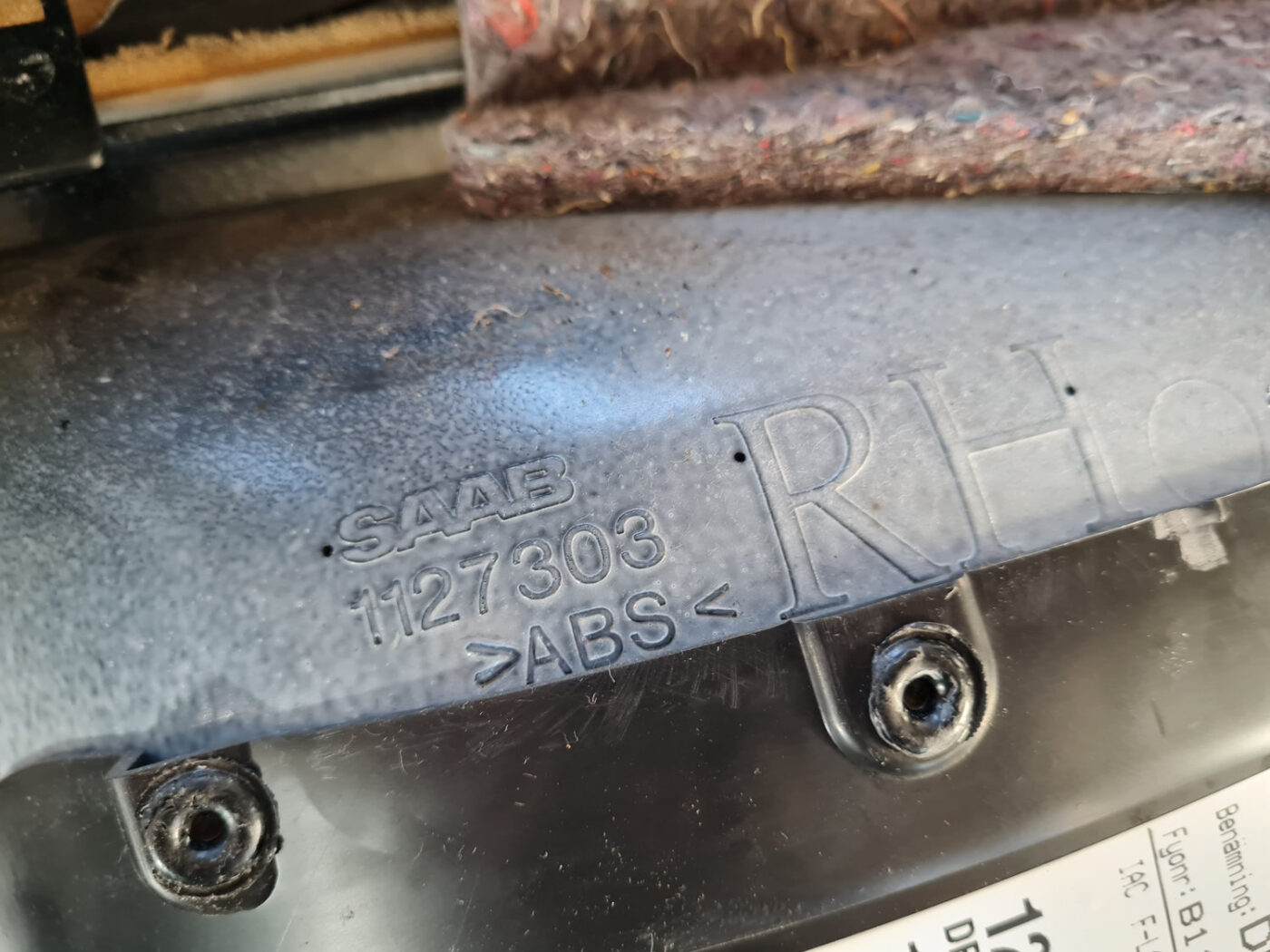 Aizmugurējo labo durvju apdare priekš SAAB 9-3 2009 5 Aizmugurējo labo durvju apdare priekš SAAB 9-3 2009