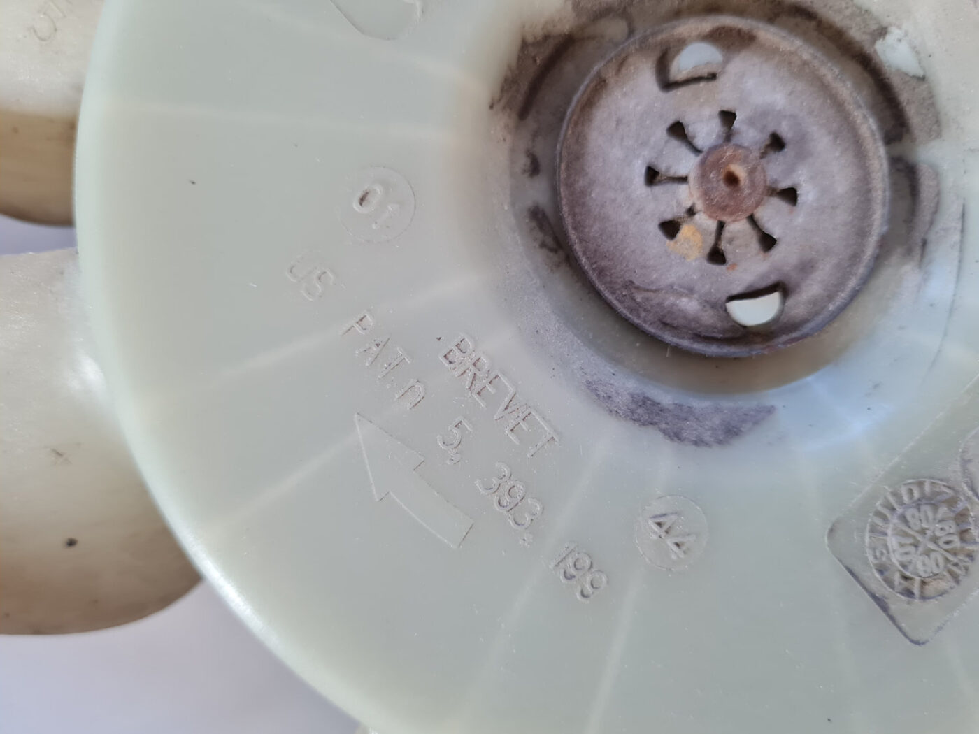 Dzesēšanas radiatora ventilators priekš SAAB 9-3 2009 11 Dzesēšanas radiatora ventilators priekš SAAB 9-3 2009