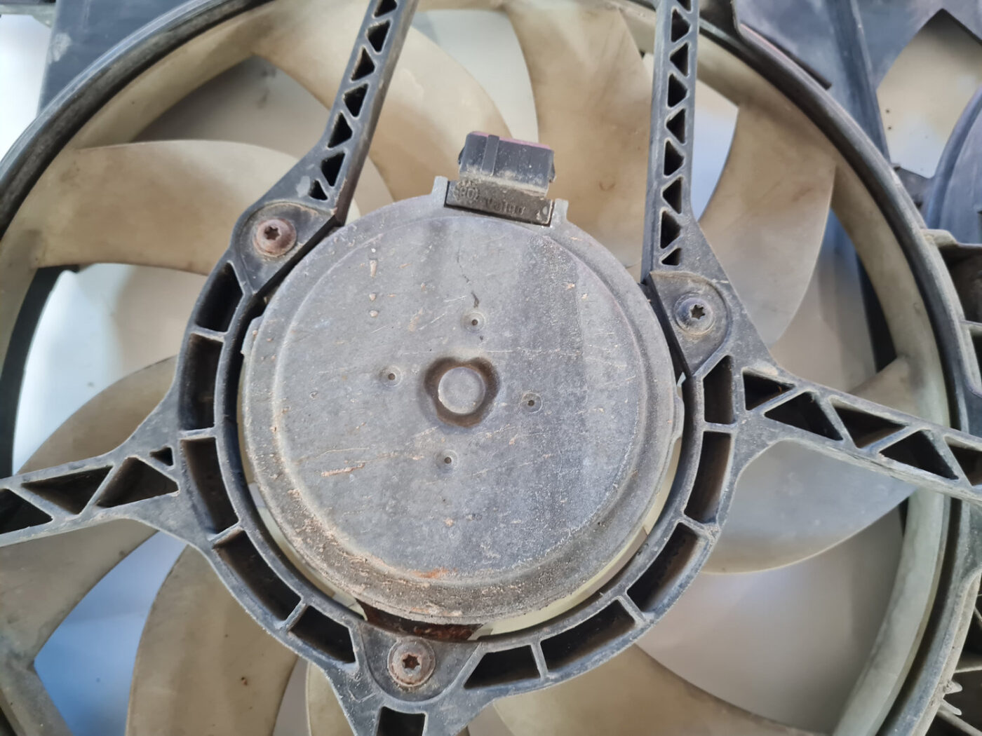 Dzesēšanas radiatora ventilators priekš SAAB 9-3 2009 5 Dzesēšanas radiatora ventilators priekš SAAB 9-3 2009