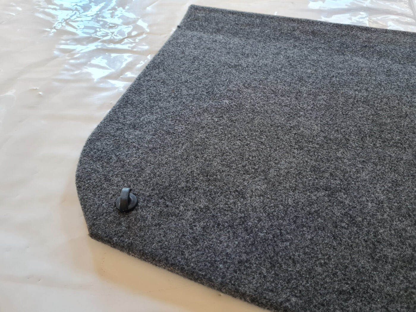 Bagāžnieka grīda priekš SAAB 9-3 2009 2 Bagāžnieka grīda priekš SAAB 9-3 2009