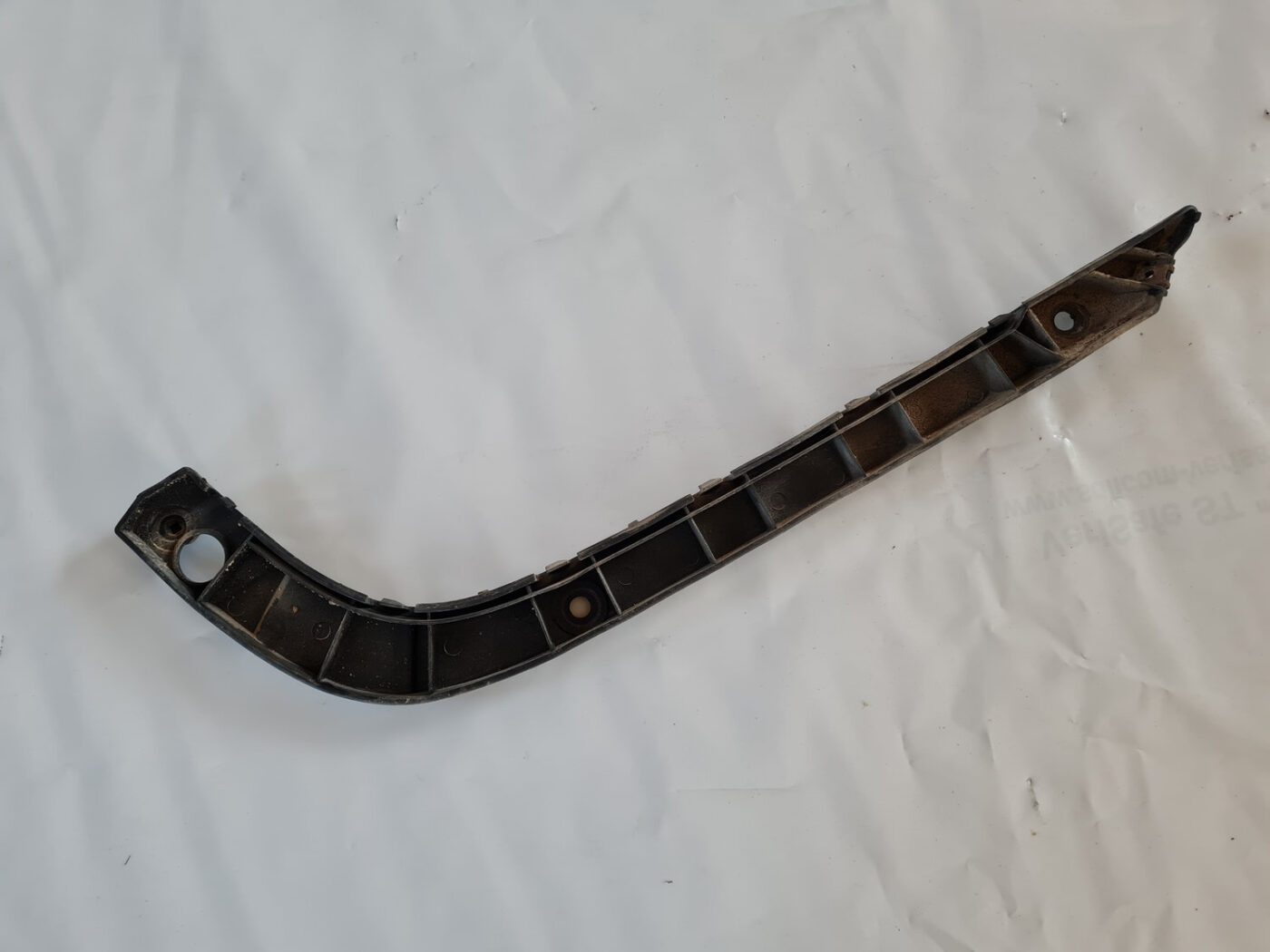 Aizmugurēja bufera kronšteins priekš SAAB 9-3 2009