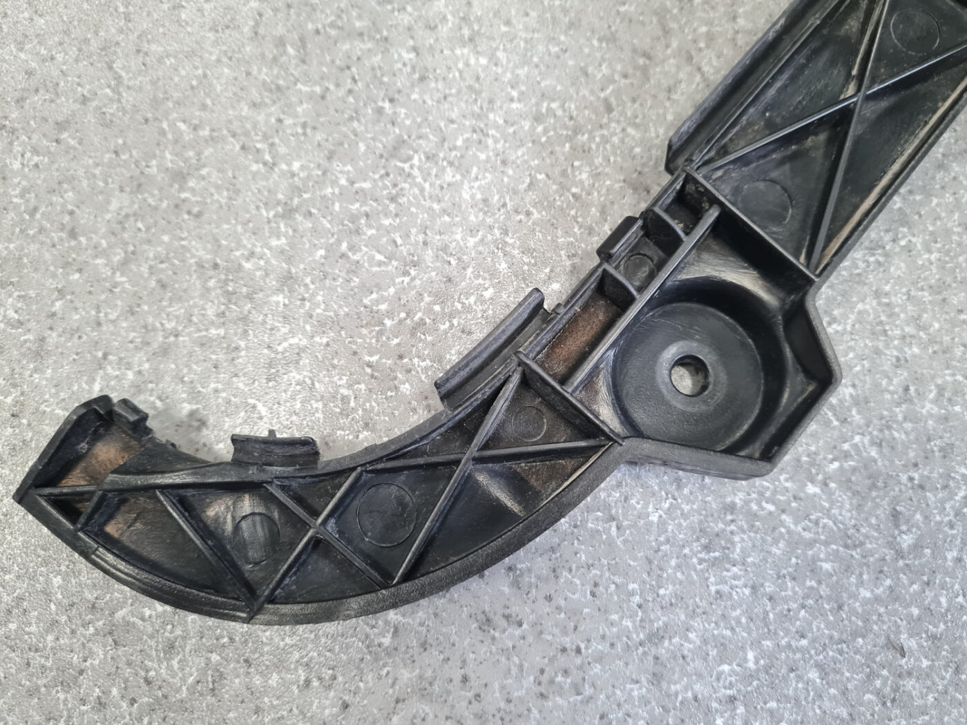 Aizmugurēja bufera kronšteins priekš TOYOTA COROLLA VERSO 2008 6 Aizmugurēja bufera kronšteins priekš TOYOTA COROLLA VERSO 2008