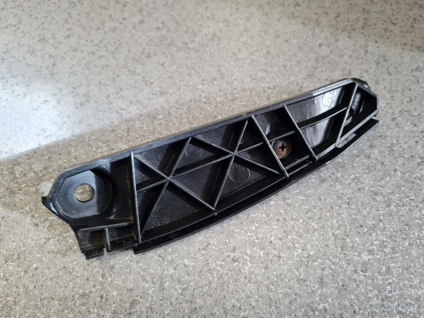 Aizmugurējā spārna un bufera stiprinājums priekš TOYOTA COROLLA VERSO 2008 4 Aizmugurējā spārna un bufera stiprinājums priekš TOYOTA COROLLA VERSO 2008