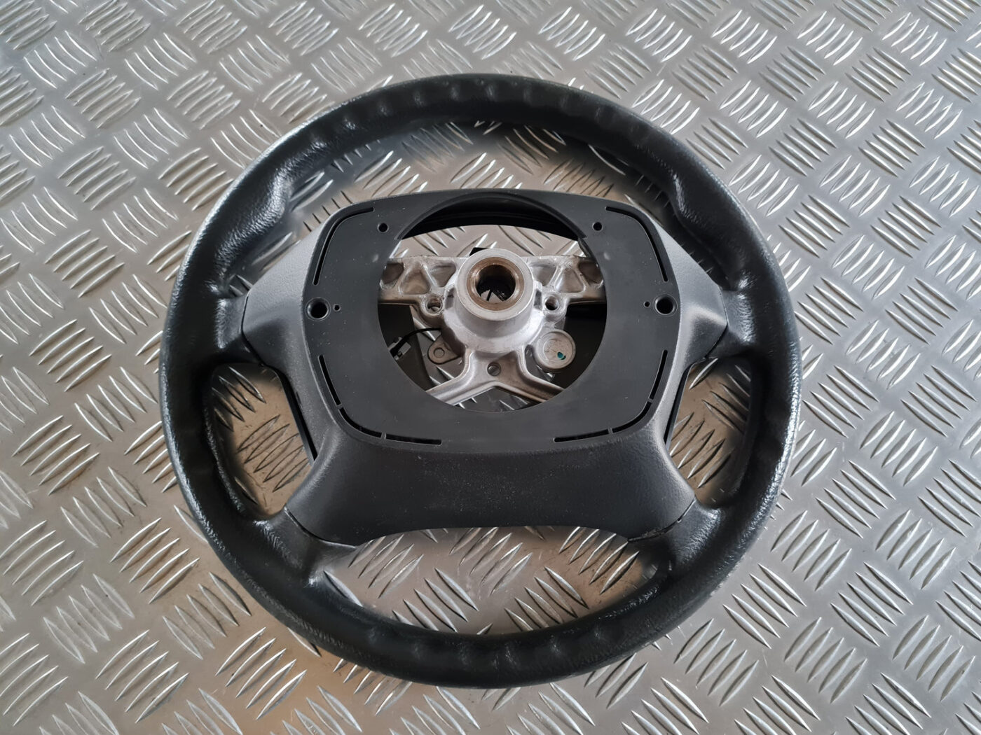 Stūre priekš TOYOTA AVENSIS 2007 UNIVERSAL 9 Stūre priekš TOYOTA AVENSIS 2007 UNIVERSAL