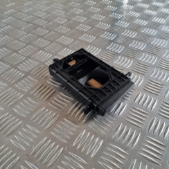 Krūzes turētājs priekš TOYOTA AVENSIS 2007 UNIVERSAL