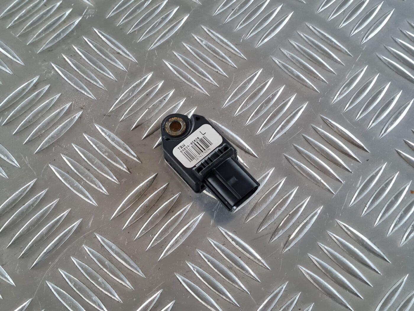 Drošības spilvena trieciensensors priekš TOYOTA AVENSIS 2007 UNIVERSAL 1 Drošības spilvena trieciensensors priekš TOYOTA AVENSIS 2007 UNIVERSAL