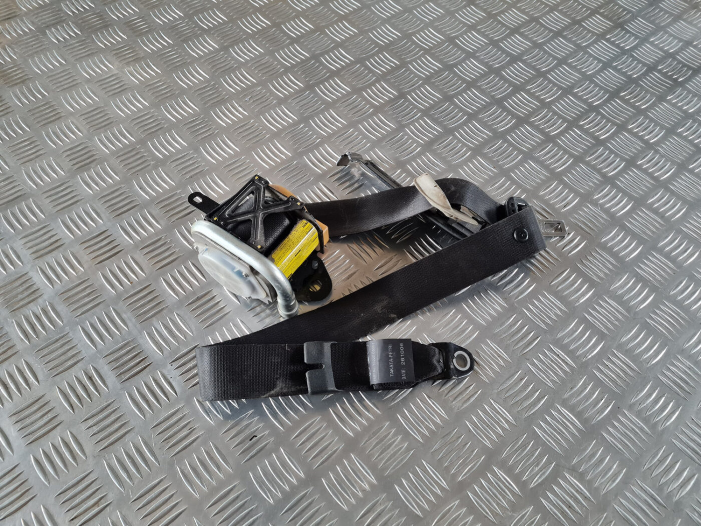 Priekšējā kreisā drošības josta priekš TOYOTA AVENSIS 2007 UNIVERSAL 1 Priekšējā kreisā drošības josta priekš TOYOTA AVENSIS 2007 UNIVERSAL