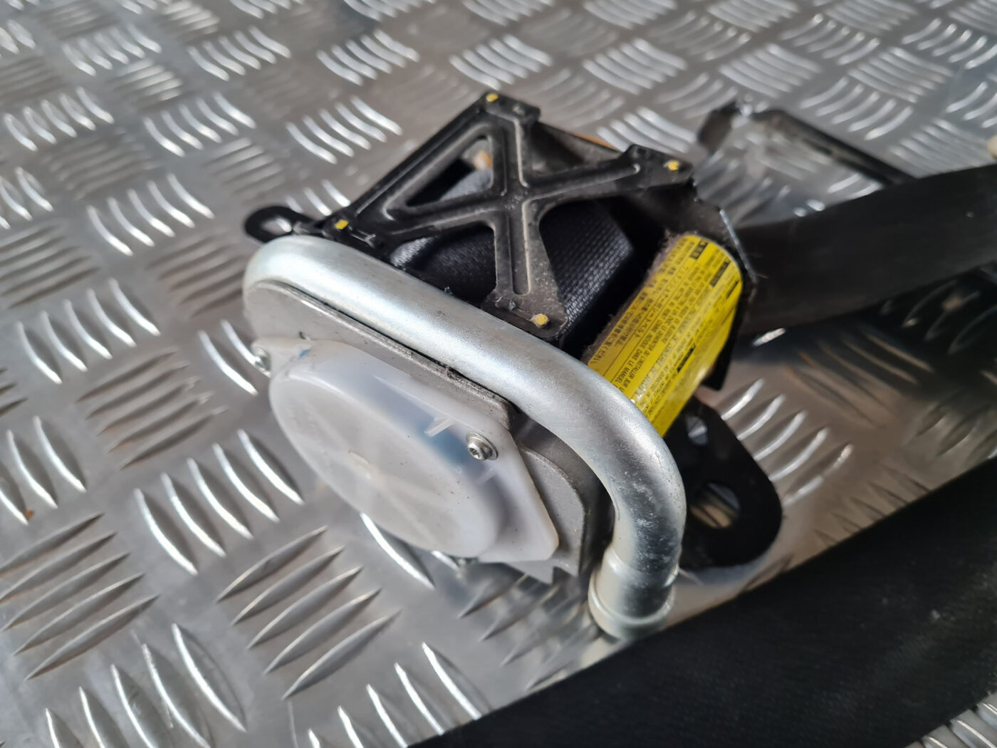 Priekšējā kreisā drošības josta priekš TOYOTA AVENSIS 2007 UNIVERSAL 2 Priekšējā kreisā drošības josta priekš TOYOTA AVENSIS 2007 UNIVERSAL