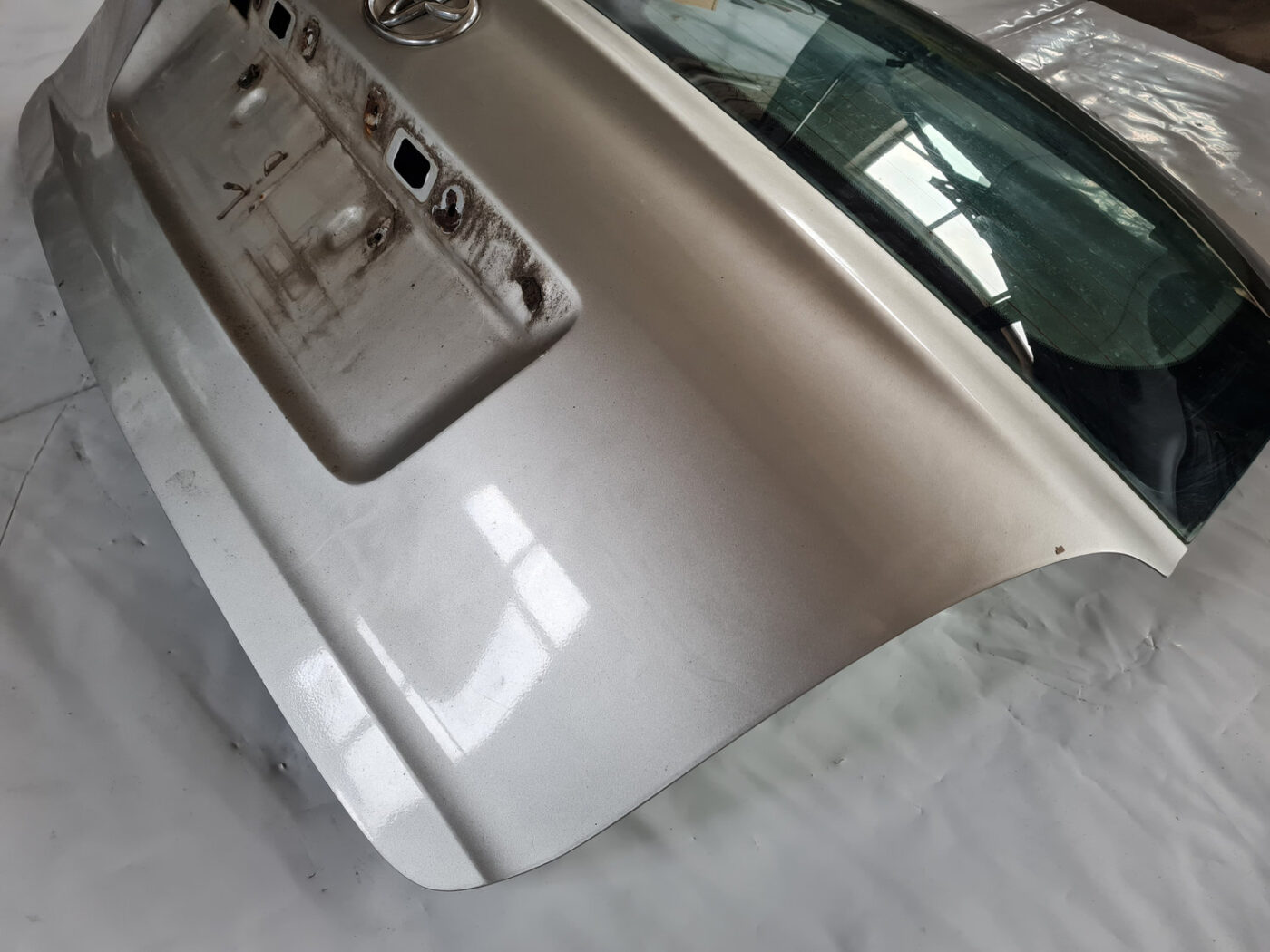 Bagāžnieka vāks priekš TOYOTA AVENSIS 2007 UNIVERSAL 12 Bagāžnieka vāks priekš TOYOTA AVENSIS 2007 UNIVERSAL