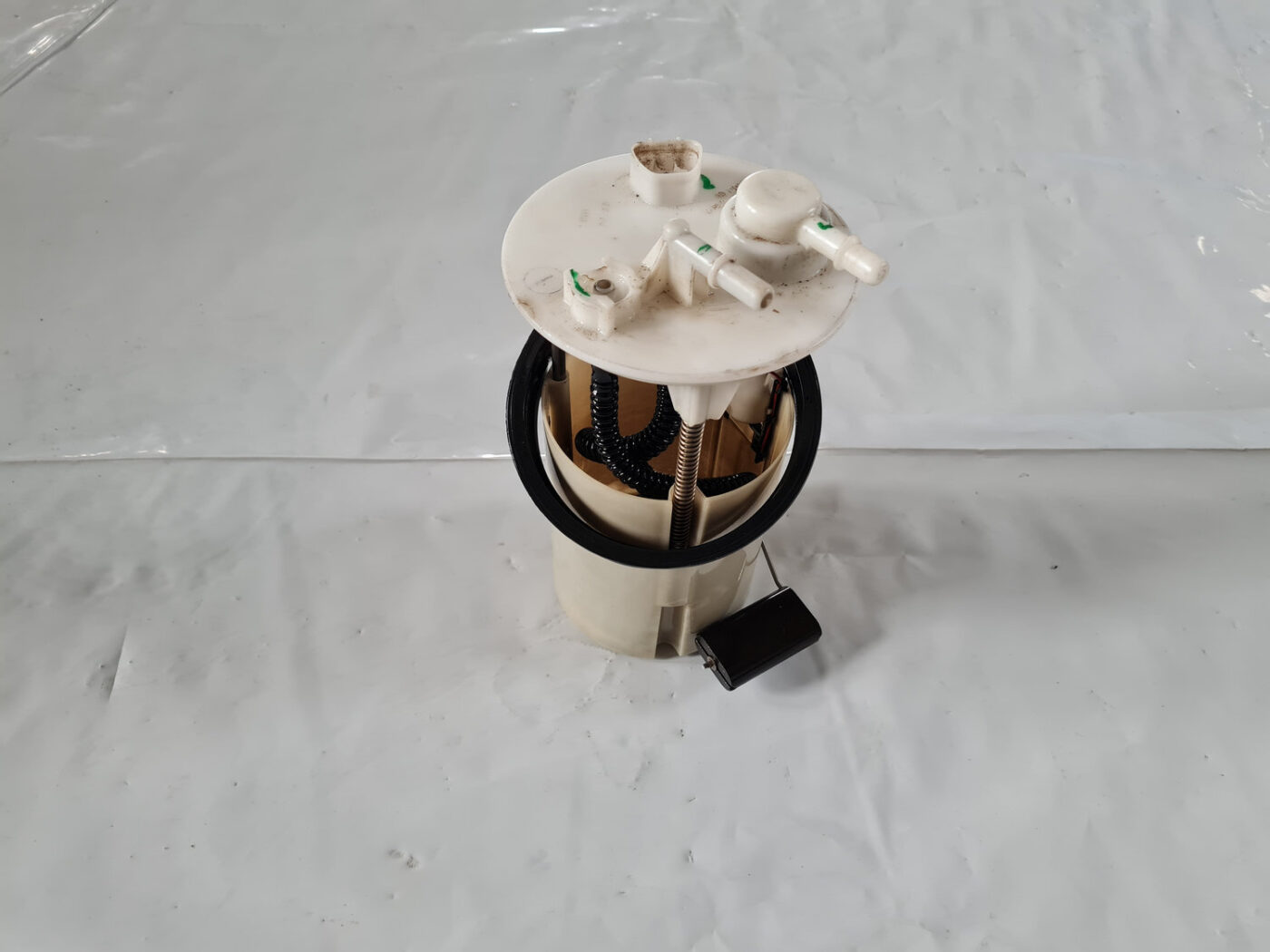 Degvielas tvertnes sūkņa līmeņa devējs priekš TOYOTA AVENSIS 2007 UNIVERSAL 1 Degvielas tvertnes sūkņa līmeņa devējs priekš TOYOTA AVENSIS 2007 UNIVERSAL