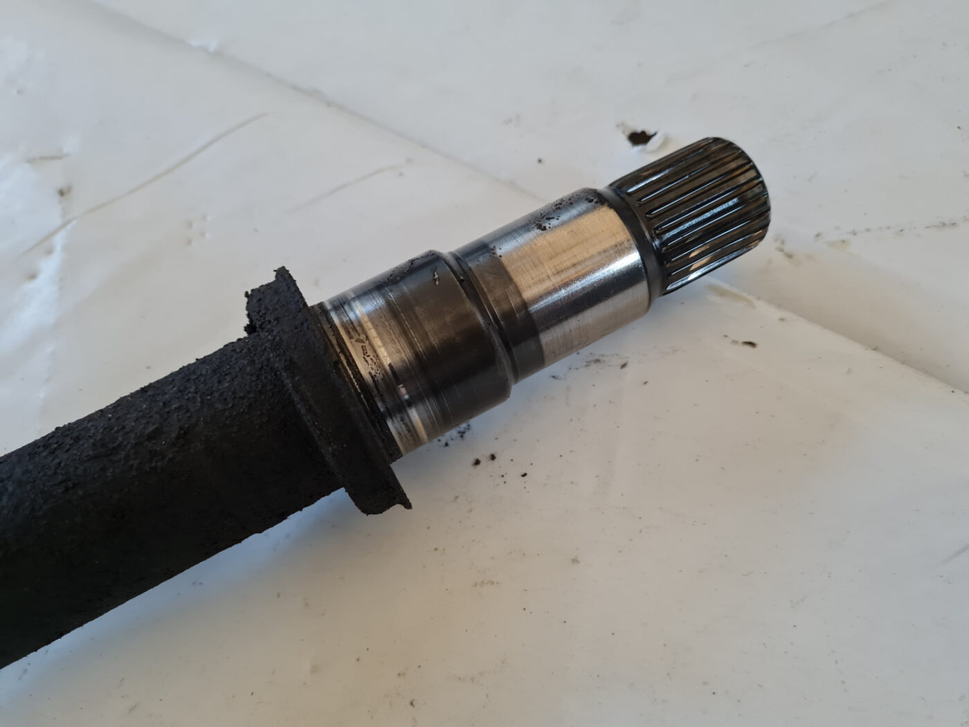 Pusass priekšēja labā priekš TOYOTA AVENSIS 2007 UNIVERSAL 4 Pusass priekšēja labā priekš TOYOTA AVENSIS 2007 UNIVERSAL