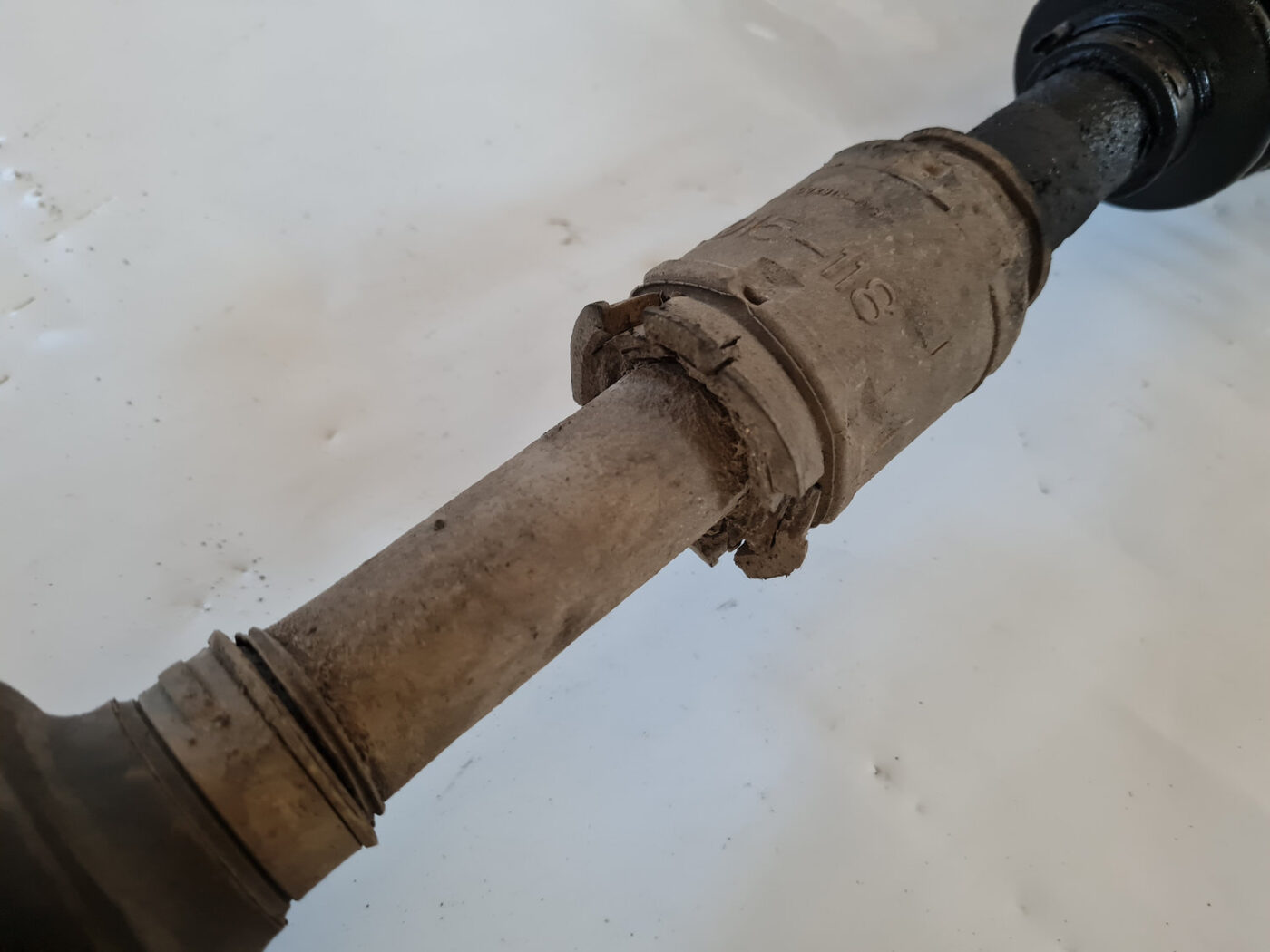 Pusass priekšēja labā priekš TOYOTA AVENSIS 2007 UNIVERSAL 3 Pusass priekšēja labā priekš TOYOTA AVENSIS 2007 UNIVERSAL