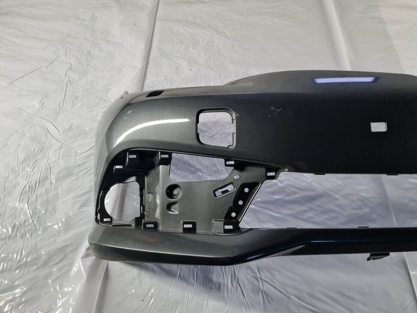 Priekšējais buferis priekš Toyota Auris 2012-2018 36 Priekšējais buferis priekš Toyota Auris 2012-2018