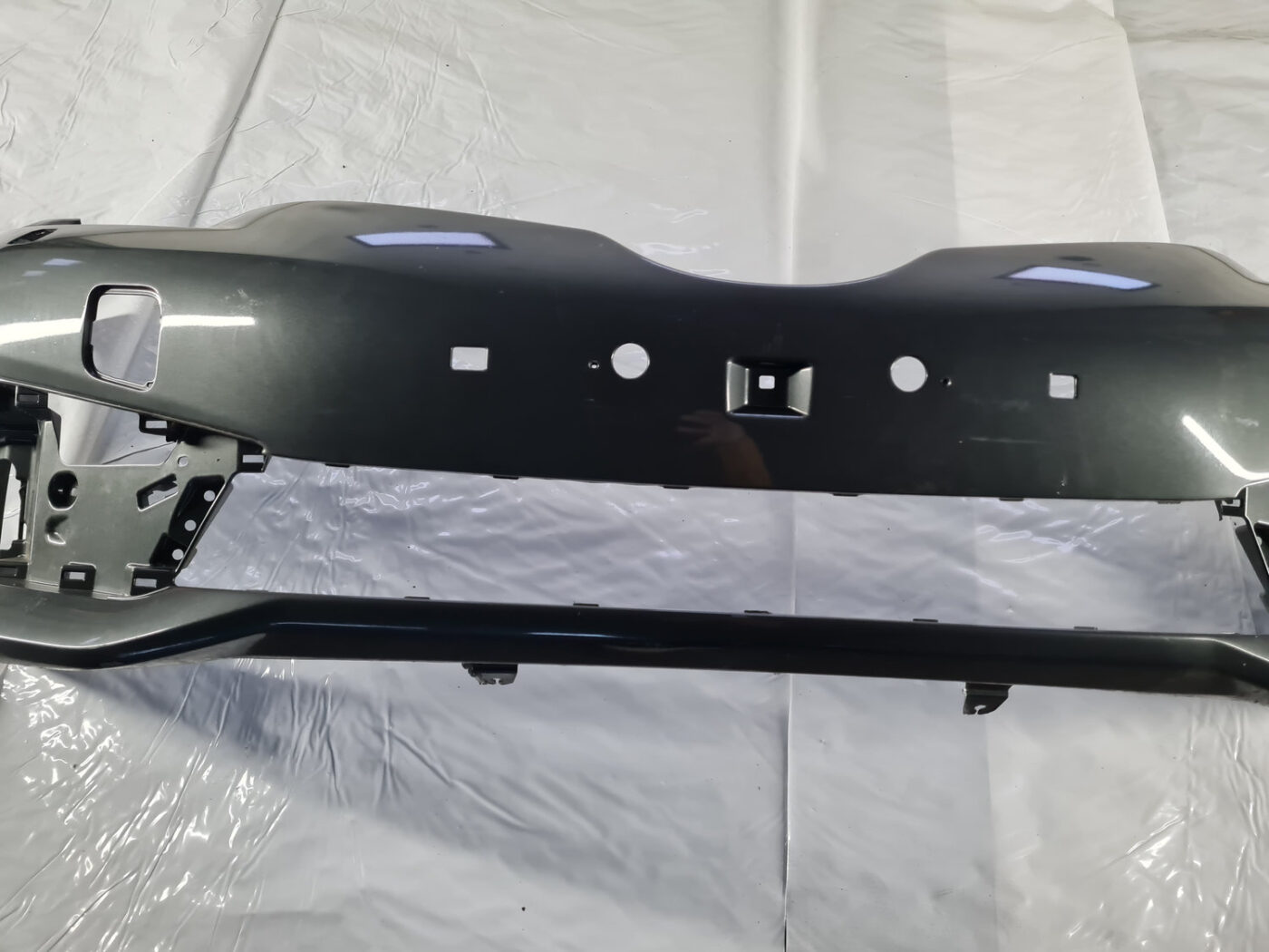 Priekšējais buferis priekš Toyota Auris 2012-2018 35 Priekšējais buferis priekš Toyota Auris 2012-2018