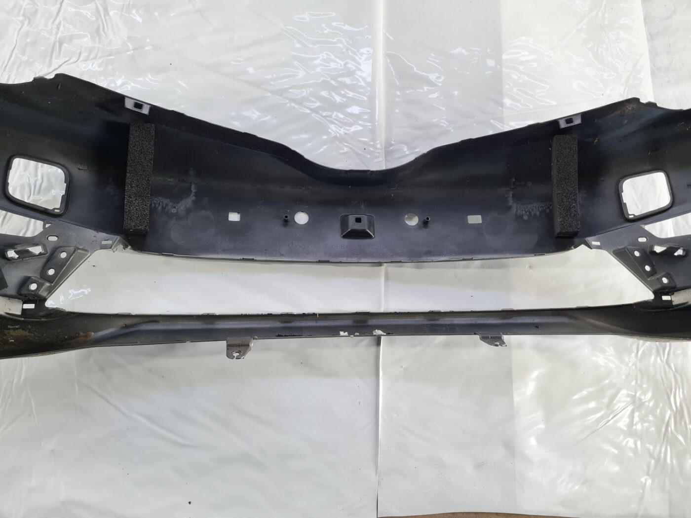 Priekšējais buferis priekš Toyota Auris 2012-2018 16 Priekšējais buferis priekš Toyota Auris 2012-2018