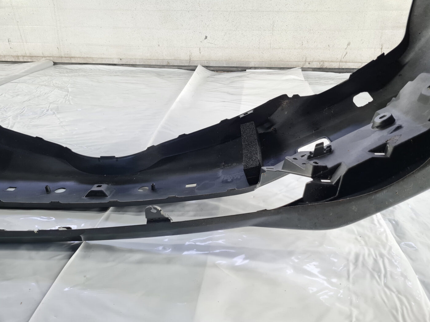 Priekšējais buferis priekš Toyota Auris 2012-2018 13 Priekšējais buferis priekš Toyota Auris 2012-2018