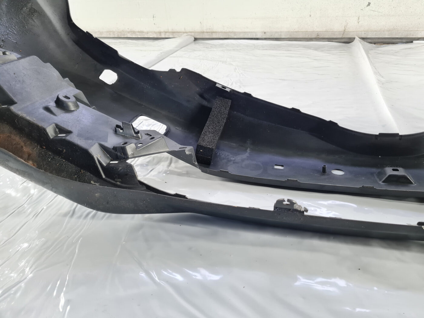 Priekšējais buferis priekš Toyota Auris 2012-2018 12 Priekšējais buferis priekš Toyota Auris 2012-2018