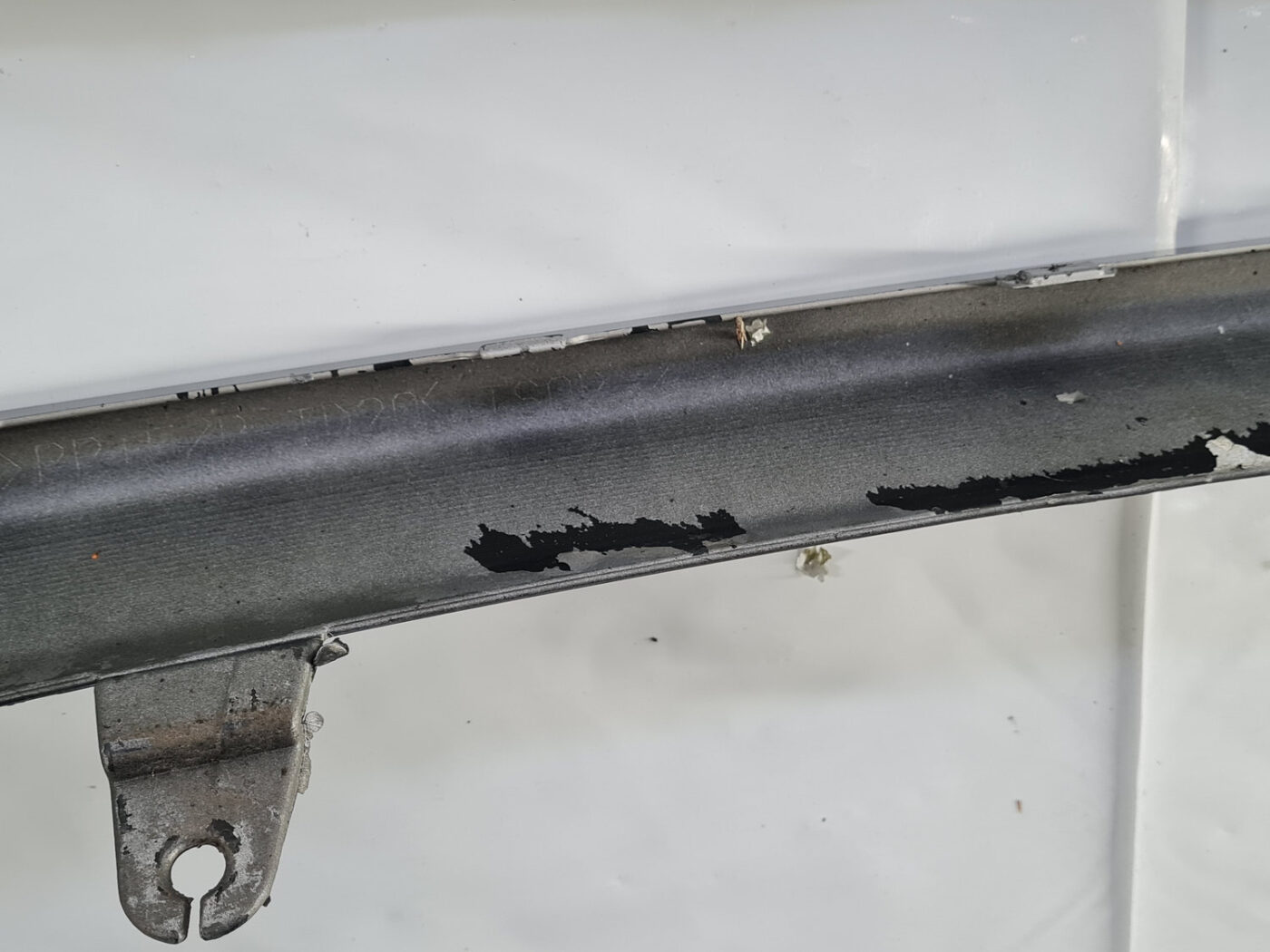 Priekšējais buferis priekš Toyota Auris 2012-2018 7 Priekšējais buferis priekš Toyota Auris 2012-2018