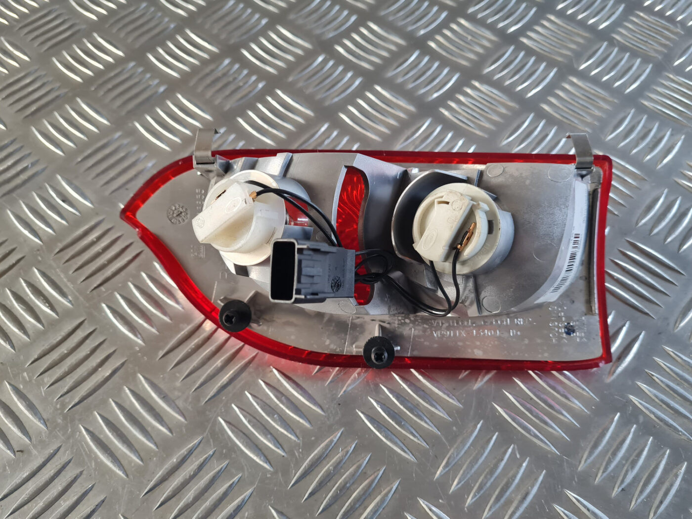 Aizmugurējais labais lukturis priekš OPEL INSIGNIA 2010 6 Aizmugurējais labais lukturis priekš OPEL INSIGNIA 2010