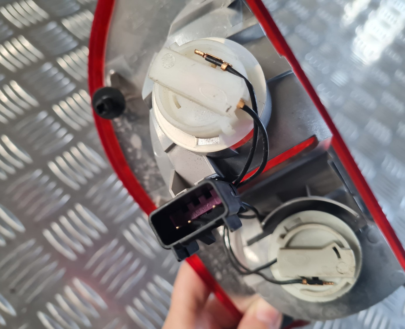 Aizmugurējais labais lukturis priekš OPEL INSIGNIA 2010 4 Aizmugurējais labais lukturis priekš OPEL INSIGNIA 2010