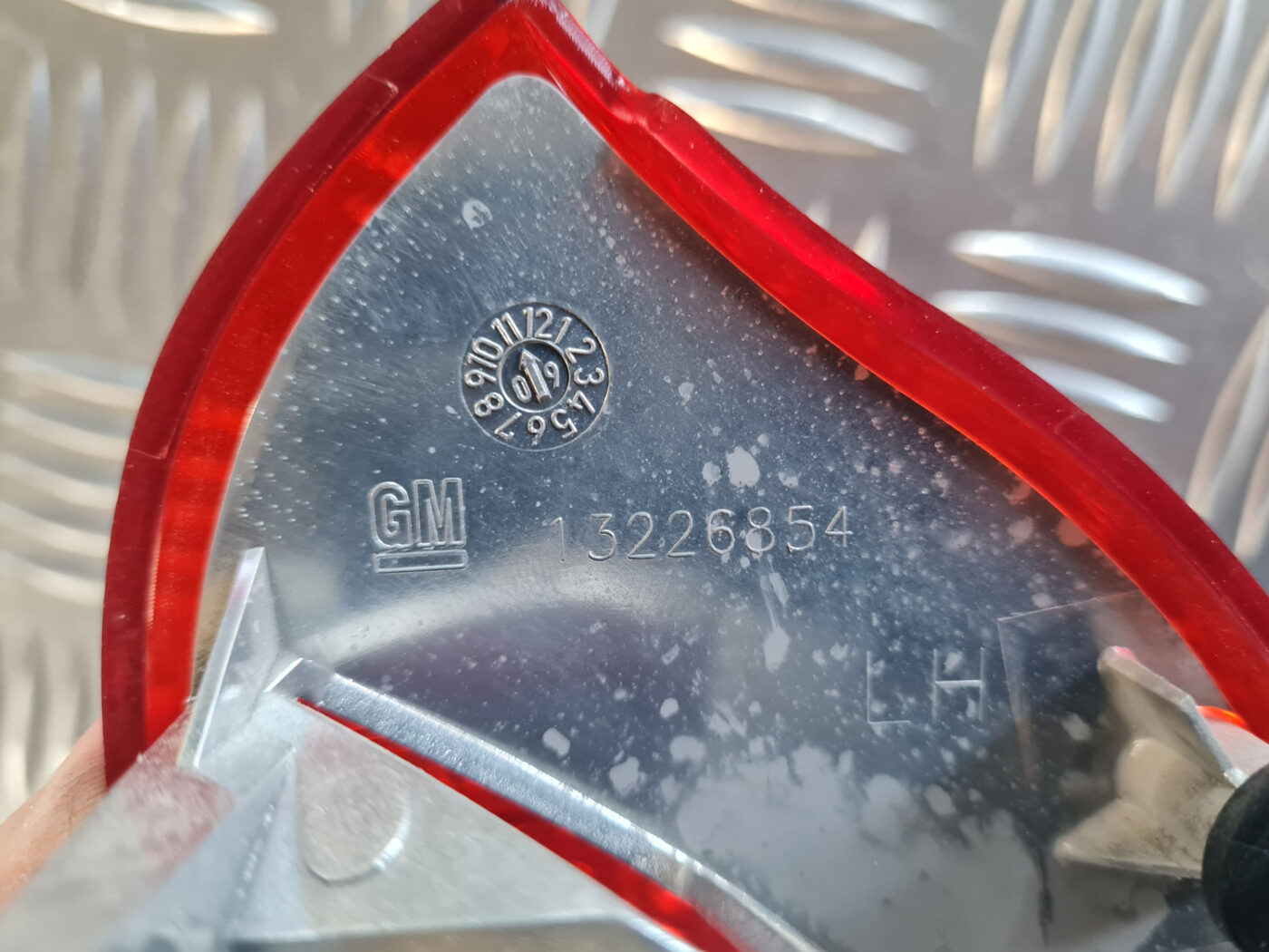 Aizmugurējais kreisais lukturis priekš OPEL INSIGNIA 2010 5 Aizmugurējais kreisais lukturis priekš OPEL INSIGNIA 2010