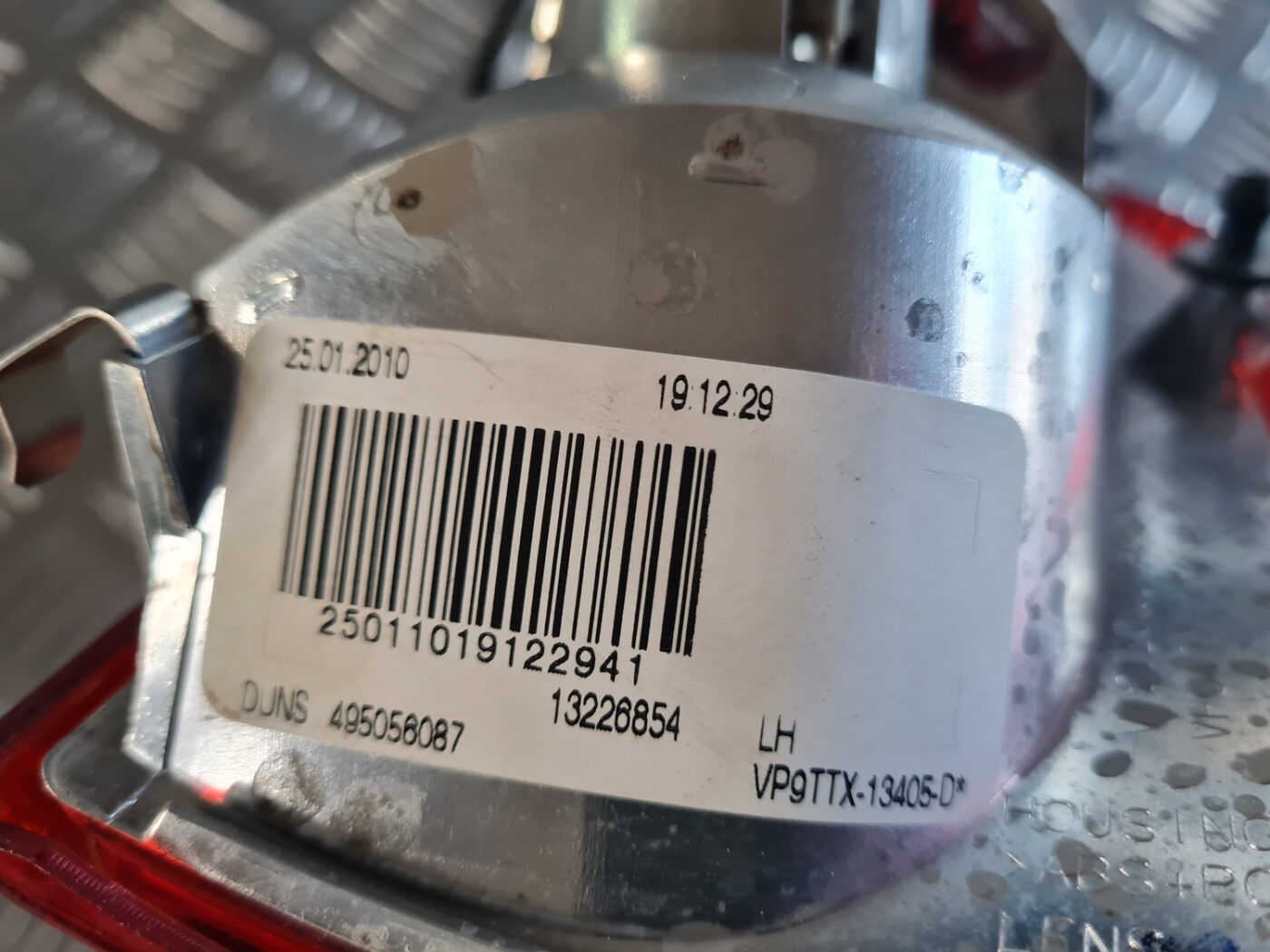 Aizmugurējais kreisais lukturis priekš OPEL INSIGNIA 2010 4 Aizmugurējais kreisais lukturis priekš OPEL INSIGNIA 2010