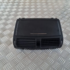 Mērinstrumentu paneļa gaisa vads, centrā priekš ŠKODA OCTAVIA 2007