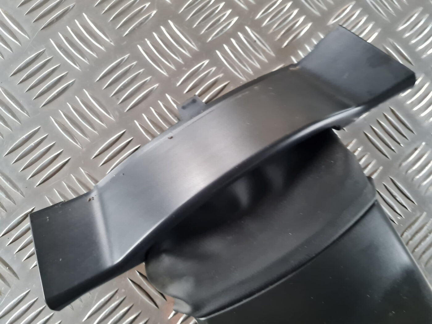 Stūres statnes putekļu aizsargs (salonā) priekš ŠKODA OCTAVIA 2007 6 Stūres statnes putekļu aizsargs (salonā) priekš ŠKODA OCTAVIA 2007