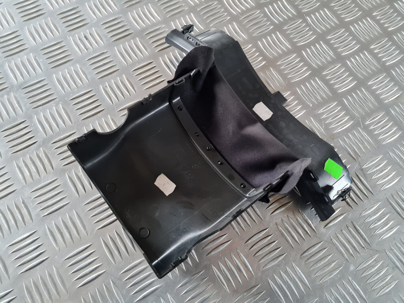 Stūres statnes putekļu aizsargs (salonā) priekš ŠKODA OCTAVIA 2007 5 Stūres statnes putekļu aizsargs (salonā) priekš ŠKODA OCTAVIA 2007