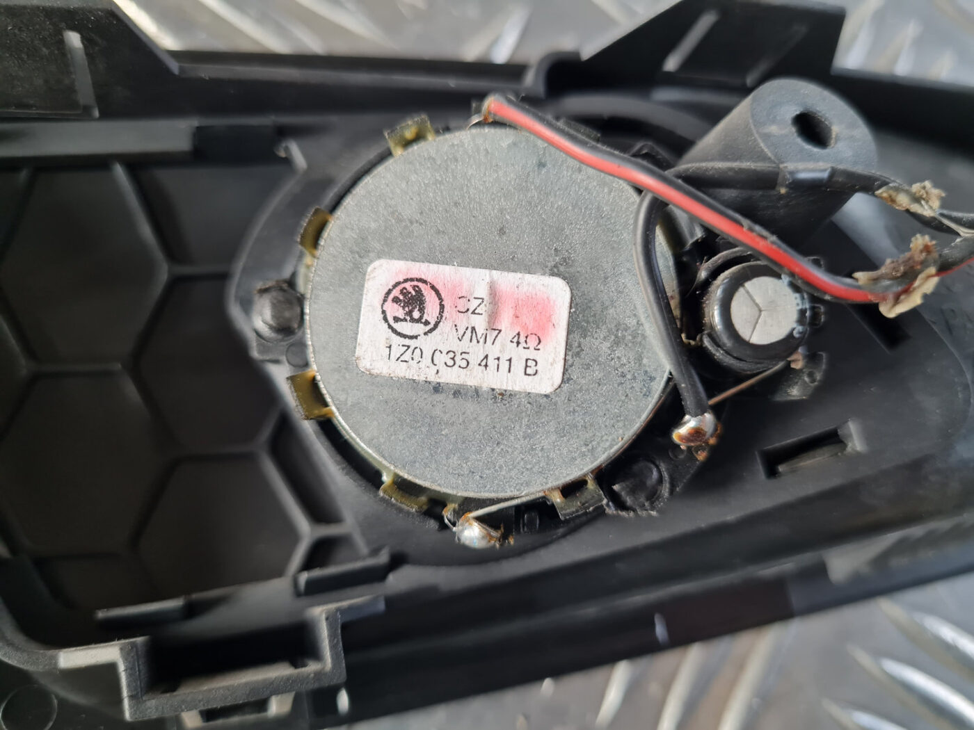 Salona durvju rokturis, aizmugures kreisais priekš ŠKODA OCTAVIA 2007 4 Salona durvju rokturis, aizmugures kreisais priekš ŠKODA OCTAVIA 2007