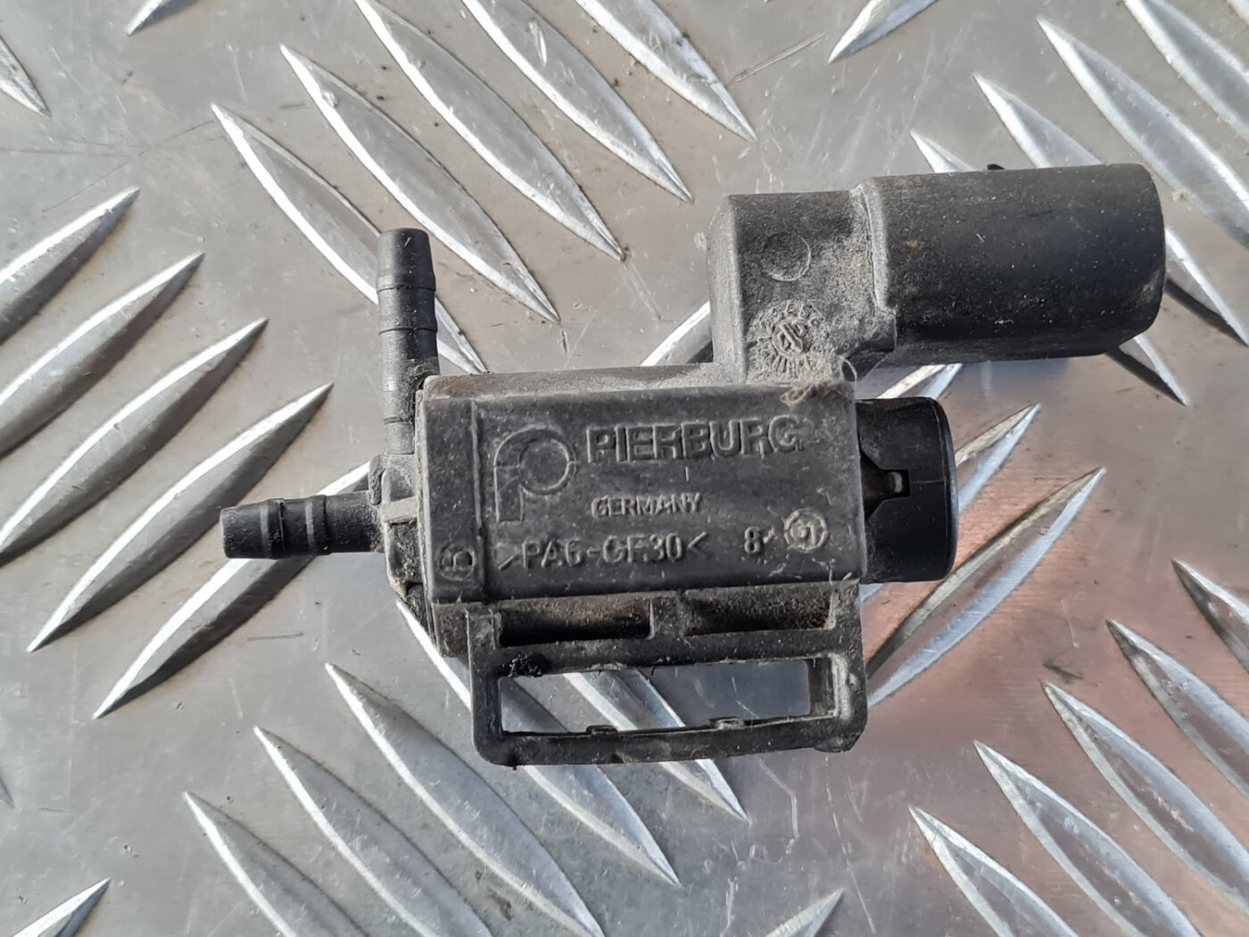 Solenoīda vakuuma vārsts priekš ŠKODA OCTAVIA 2007 4 Solenoīda vakuuma vārsts priekš ŠKODA OCTAVIA 2007