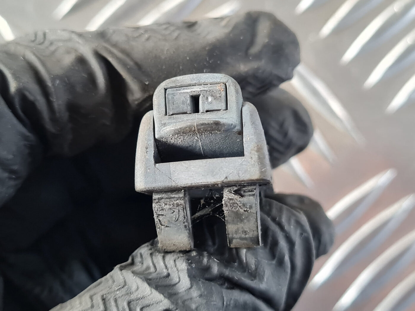 Vējstikla mazgāšanas šķidruma sprausla priekš ŠKODA OCTAVIA 2007 5 Vējstikla mazgāšanas šķidruma sprausla priekš ŠKODA OCTAVIA 2007