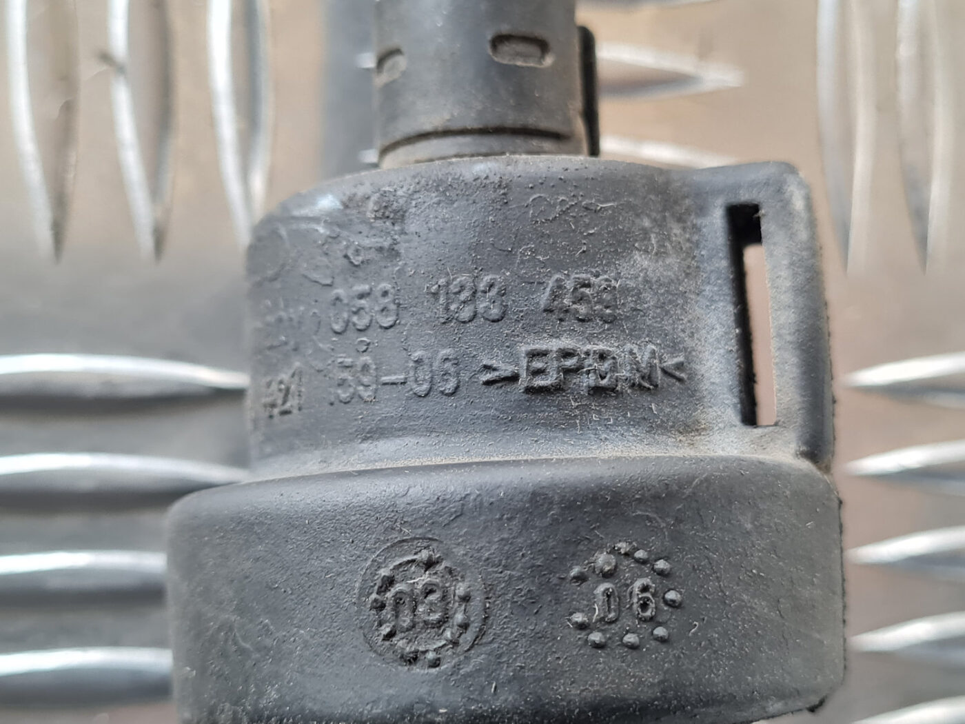 Solenoīda vakuuma vārsts priekš ŠKODA OCTAVIA 2007 4 Solenoīda vakuuma vārsts priekš ŠKODA OCTAVIA 2007