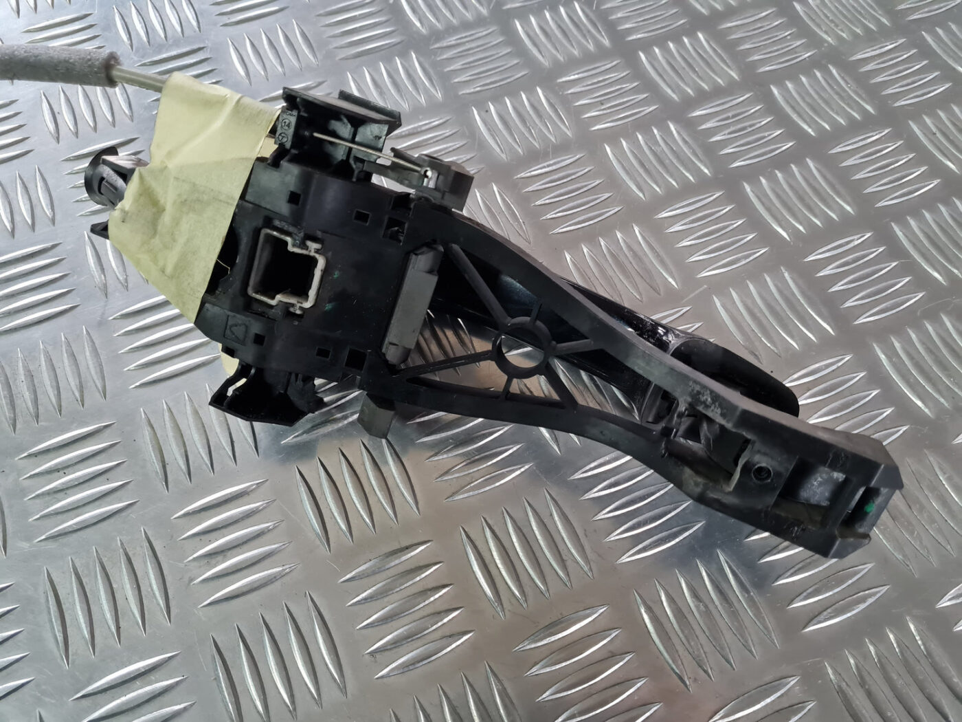 Priekšējāis labais durvju rokturis priekš VOLVO XC 60 2009 4 Priekšējāis labais durvju rokturis priekš VOLVO XC 60 2009