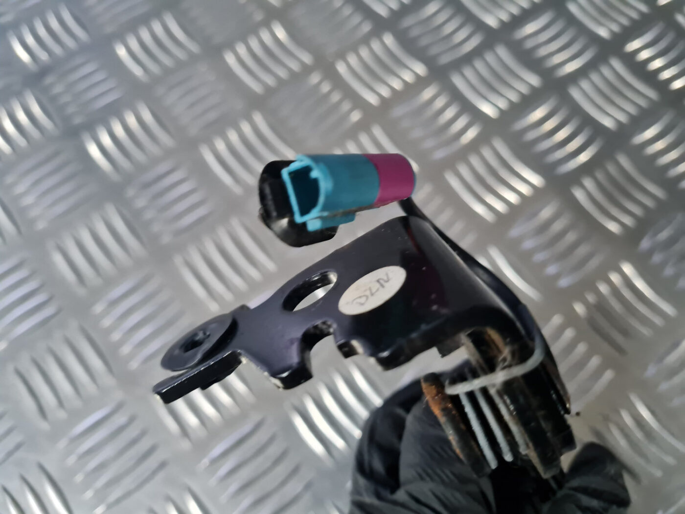 Aizmugurējā drošības jostas sprādze priekš VOLVO XC 60 2009 4 Aizmugurējā drošības jostas sprādze priekš VOLVO XC 60 2009