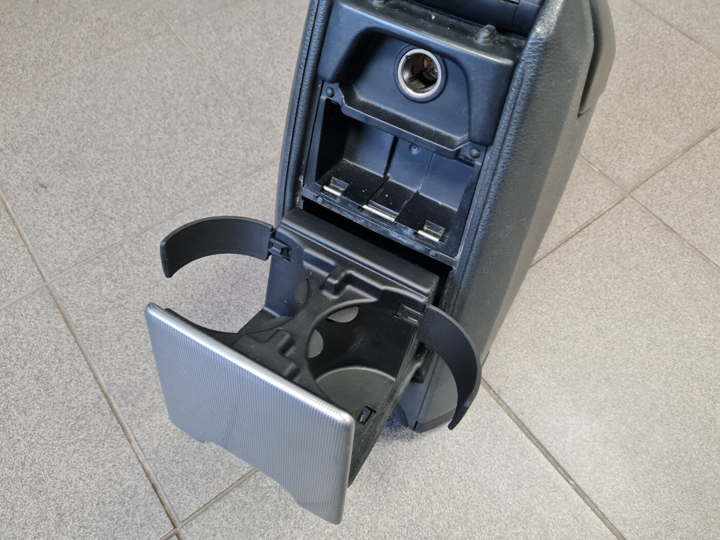 Roku balsts priekš VOLVO XC90 2004 15 Roku balsts priekš VOLVO XC90 2004