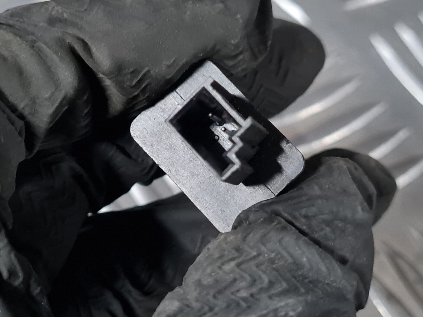 Temperatūras devejs priekš VOLVO XC 60 2009 3 Temperatūras devejs priekš VOLVO XC 60 2009