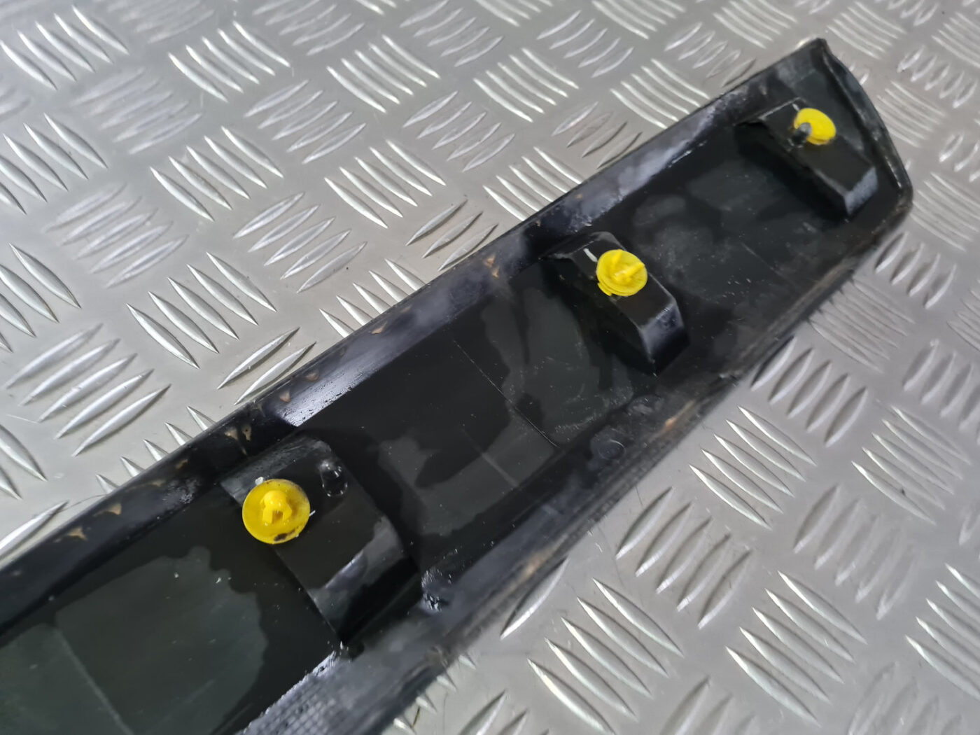 Aizmugurējo labo durvju moldings priekš VOLVO XC 60 2009 4 Aizmugurējo labo durvju moldings priekš VOLVO XC 60 2009