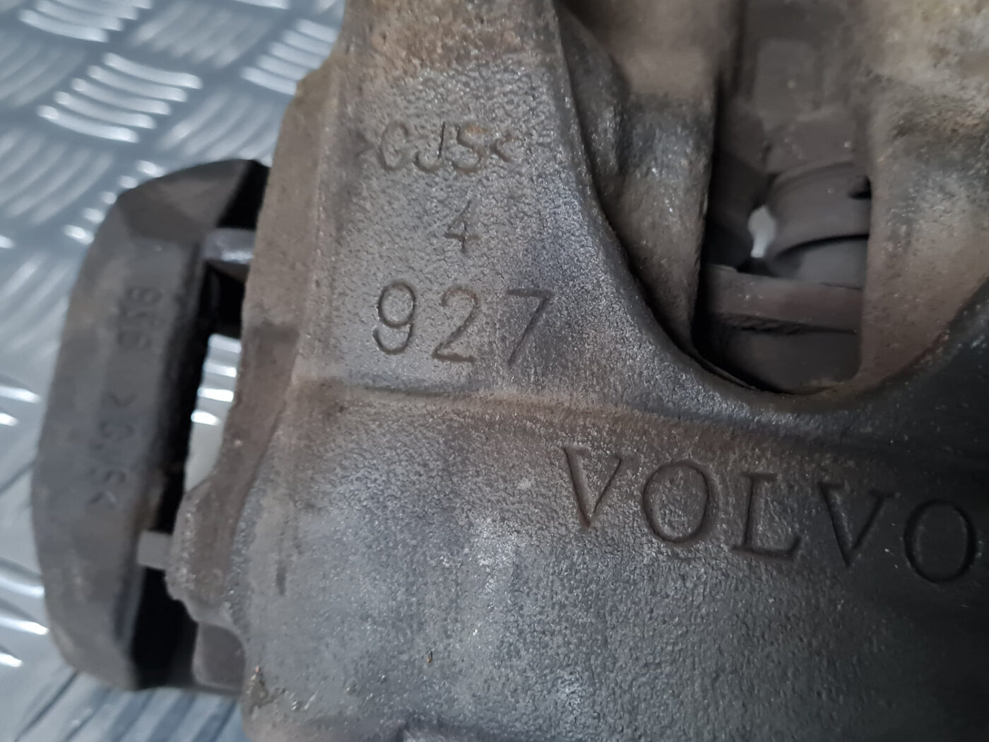 Priekšējais kreisais suports priekš VOLVO XC 60 2009 9 Priekšējais kreisais suports priekš VOLVO XC 60 2009