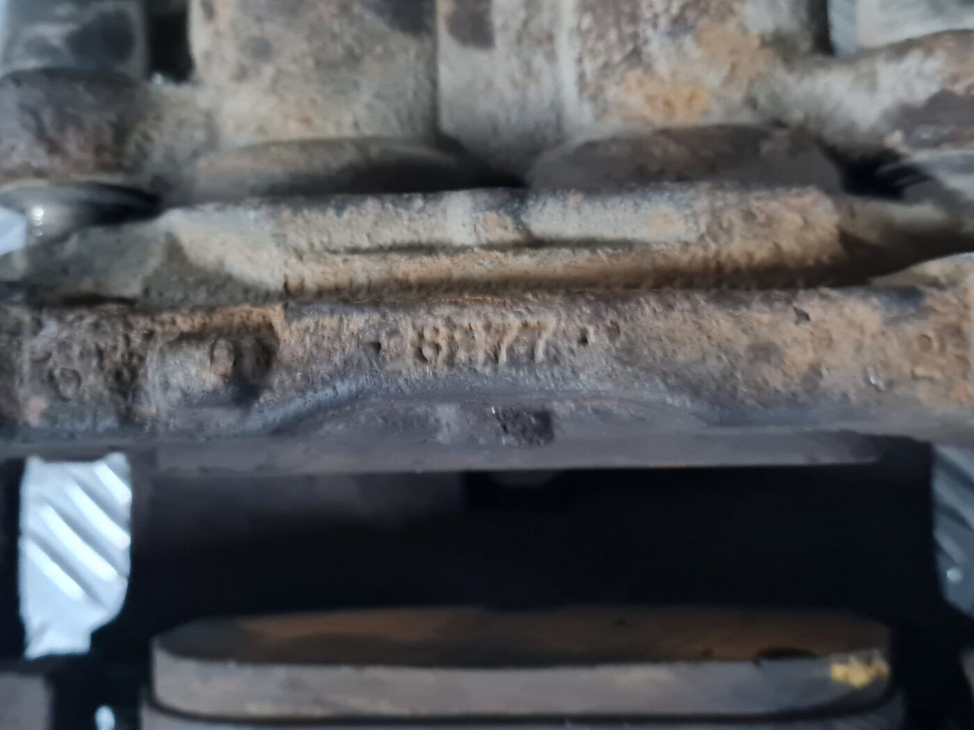 Priekšējais kreisais suports priekš VOLVO XC 60 2009 4 Priekšējais kreisais suports priekš VOLVO XC 60 2009